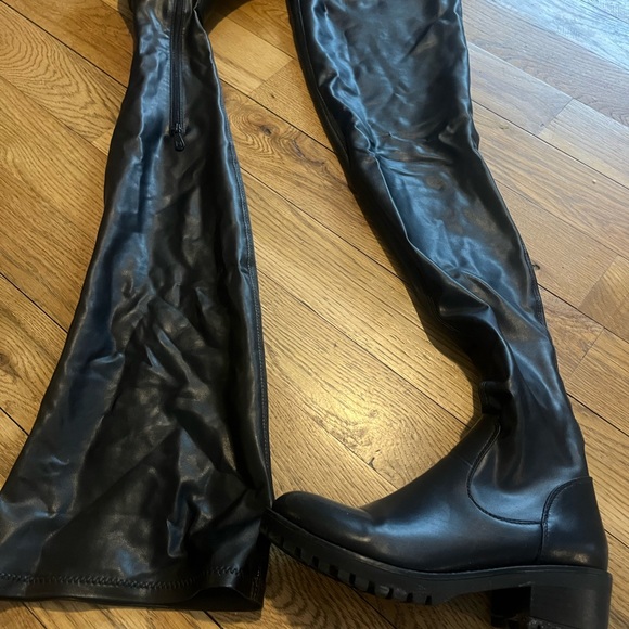 Smitten over you over the knee flat boot - Picture 2 of 3